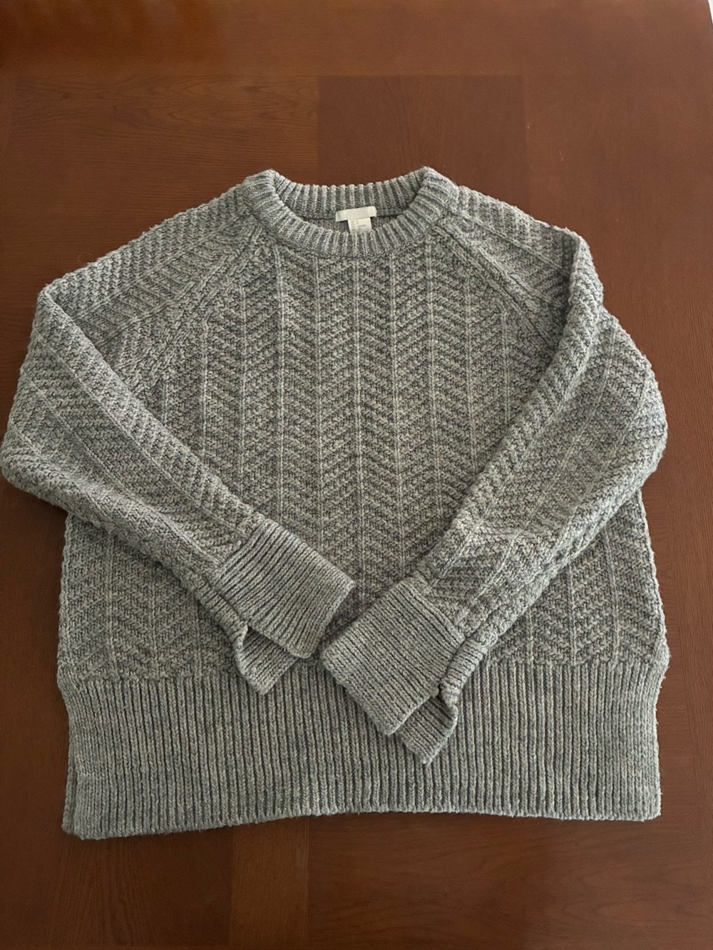 H&M light green, soft, comfortable sweater. Oversize small.
